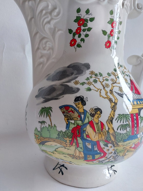 Image 1 of Chinese vase