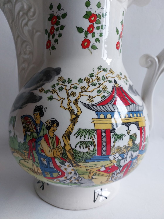 Image 1 of Chinese vase