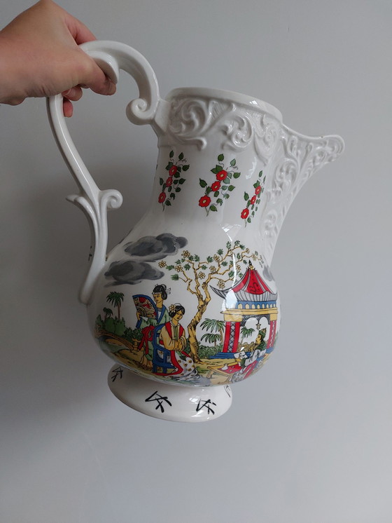 Image 1 of Chinese vase