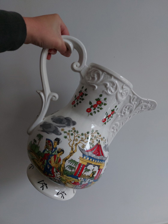 Image 1 of Chinese vase