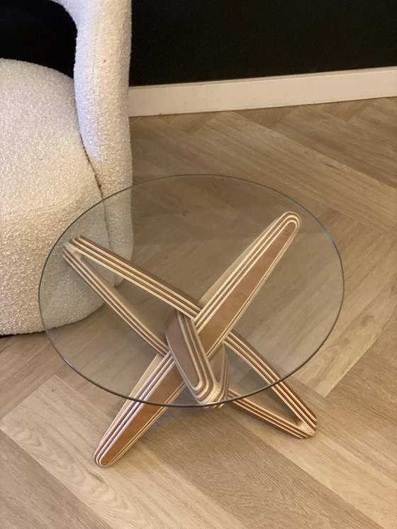 Image 1 of Mesa auxiliar hecha a mano con forma de estrella de mar