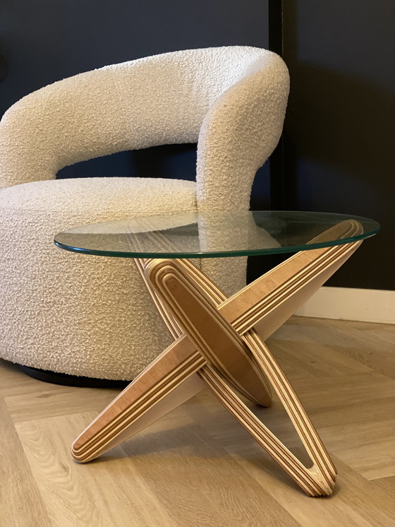 Image 1 of Mesa auxiliar hecha a mano con forma de estrella de mar