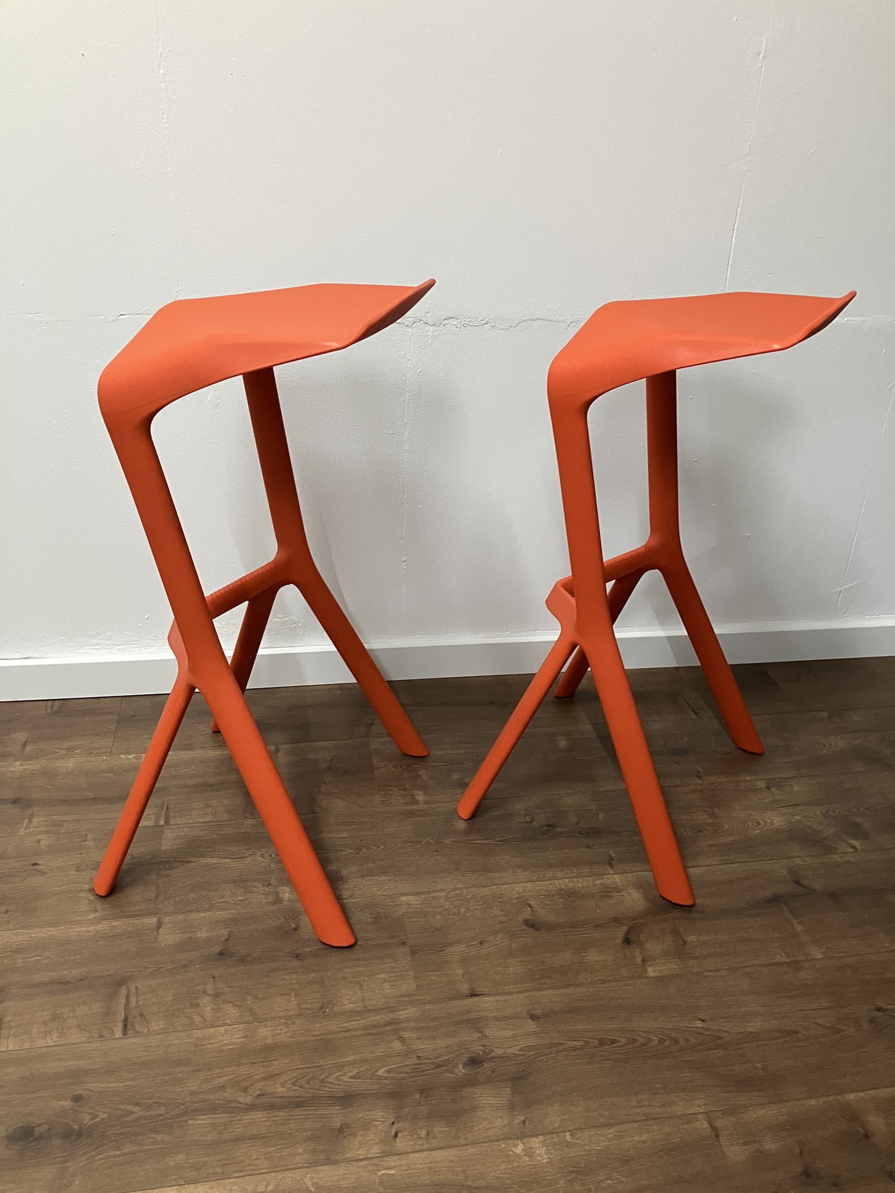 2x Plank Italie Miura bar stool by Grcic Konstantin | €249