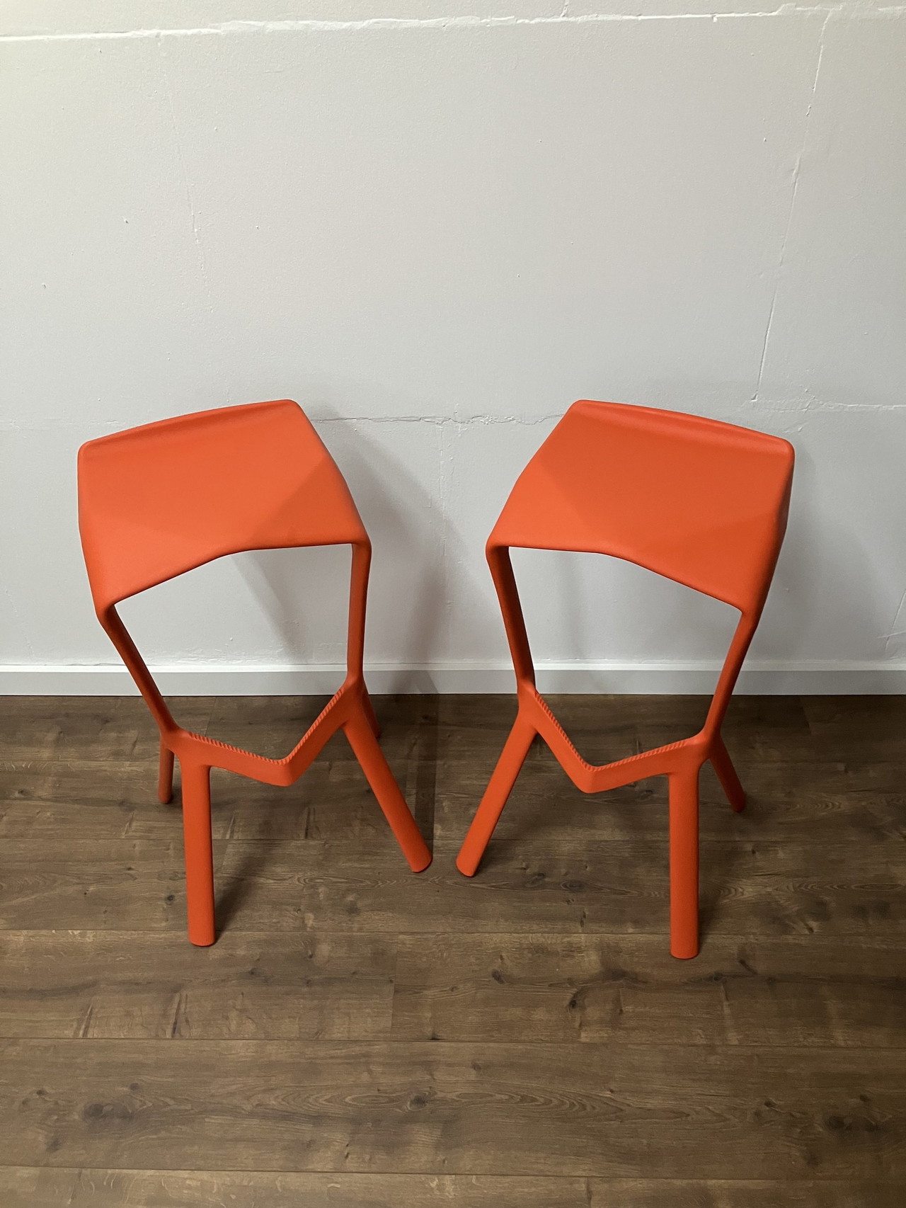 2x Plank Italie Miura bar stool by Grcic Konstantin | €249