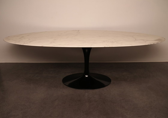 Image 1 of Table de salle à manger ovale Knoll par Eero Saarinen