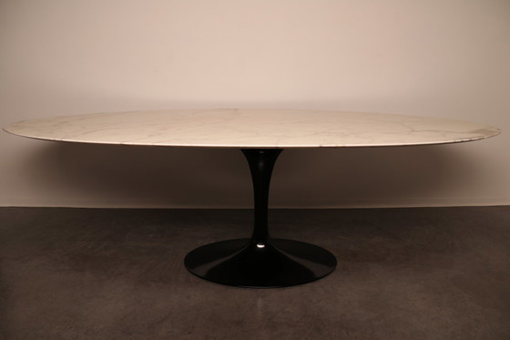 Image 1 of Knoll oval dining table by Eero Saarinen