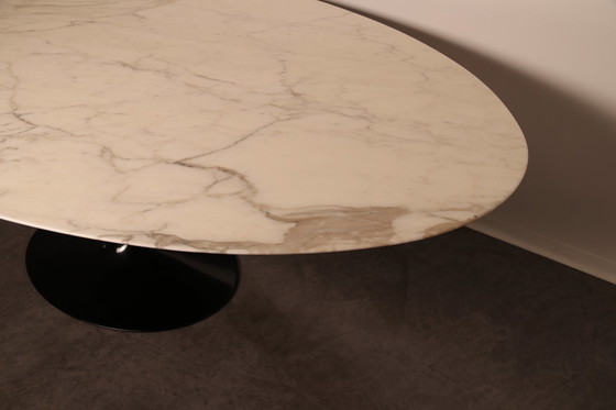 Image 1 of Knoll oval dining table by Eero Saarinen