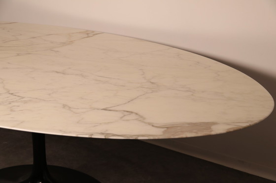 Image 1 of Knoll oval dining table by Eero Saarinen