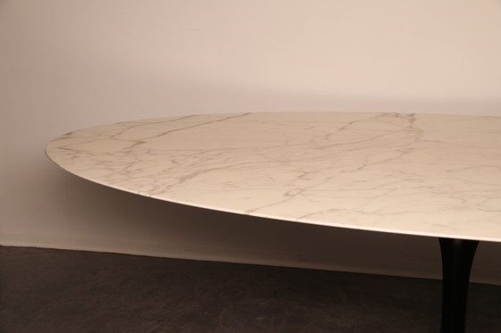 Image 1 of Knoll oval dining table by Eero Saarinen