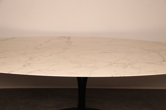 Image 1 of Table de salle à manger ovale Knoll par Eero Saarinen