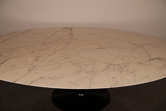 Image 1 of Table de salle à manger ovale Knoll par Eero Saarinen