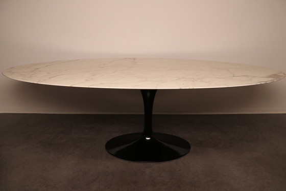 Image 1 of Knoll oval dining table by Eero Saarinen