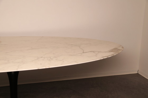 Image 1 of Table de salle à manger ovale Knoll par Eero Saarinen