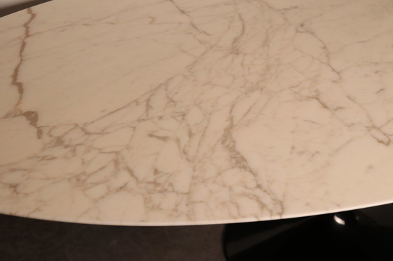 Image 1 of Knoll oval dining table by Eero Saarinen