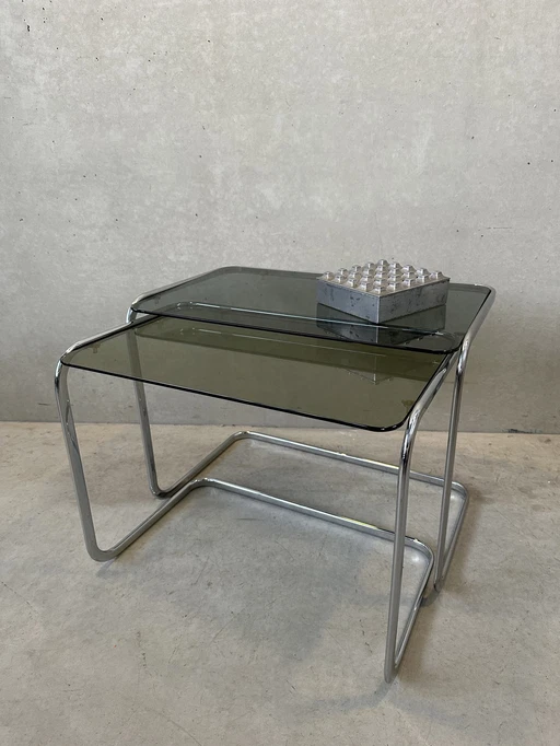 2 glass side tables / nesting tables