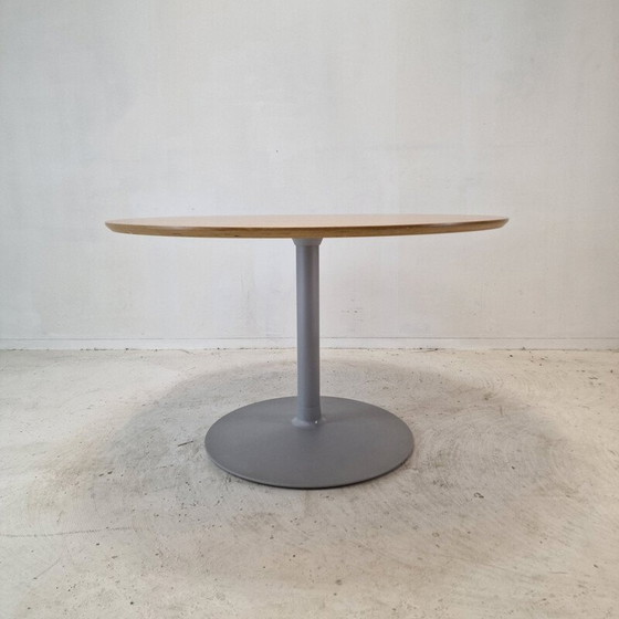 Image 1 of Vintage round dining table with wood veneer top by Pierre Paulin for Artifort, 1960