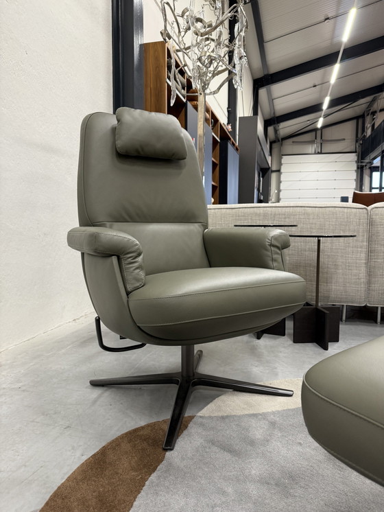 Image 1 of Leolux Evidence Entro Recliner With Footstool Green Leather