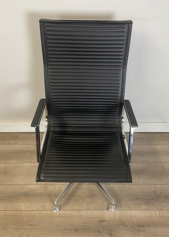 Image 1 of 5x Luxy conference chair