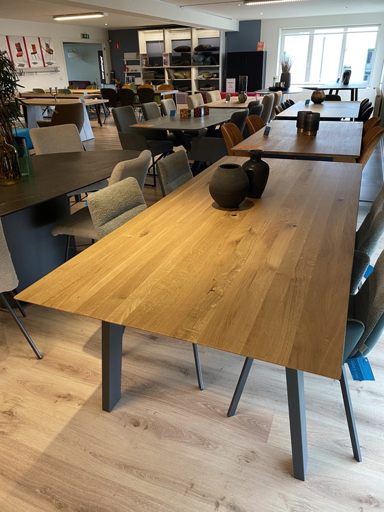 Image 1 of Bert plantagie dining table