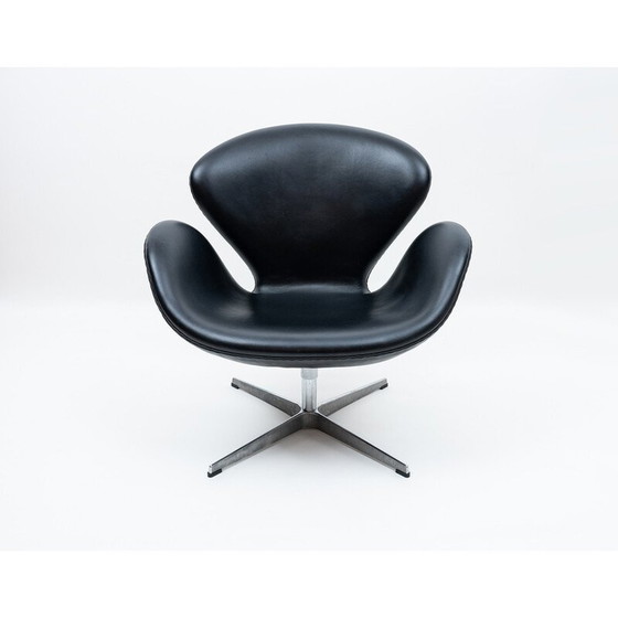 Image 1 of Vintage Swan armchair in natural leather by Arne Jacobsen for Fritz Hansen, 1958