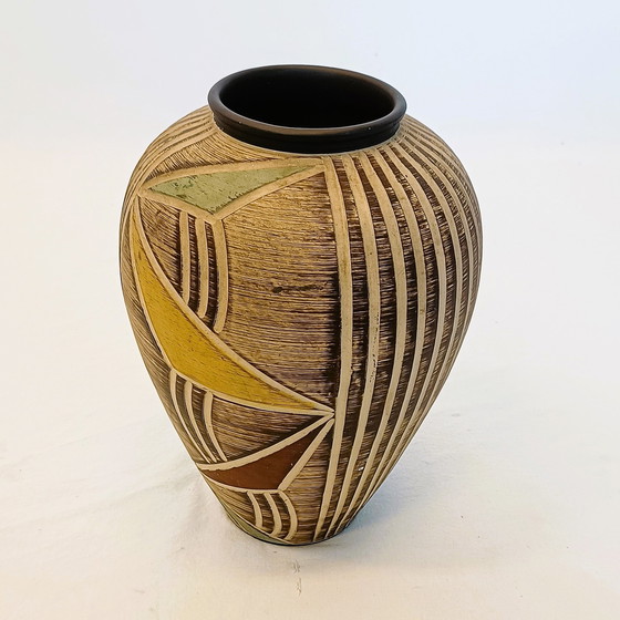 Image 1 of Vase à fond sgrafitto Sawa