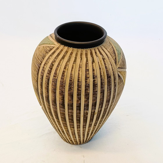 Image 1 of Sawa sgrafitto bottom vase