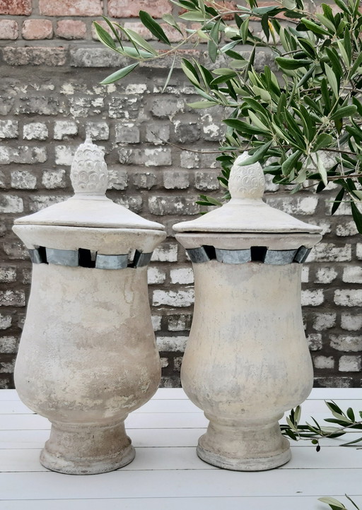 2x Decorative Vases