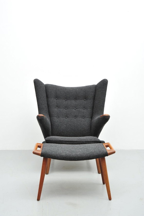 Image 1 of Hans J. Wegner Papa Bär Chair AP19 1951 avec ottomane