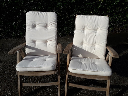 2 Gloster Cream-colored garden chair cushions