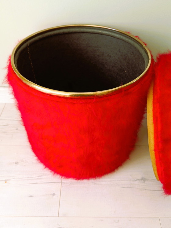 Image 1 of Pouf Moumoute in stile Pelfran rosso