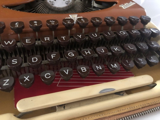 Image 1 of Macchina da scrivere Groma Kolibri