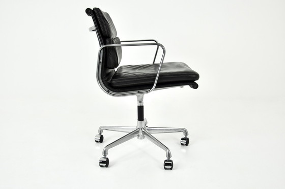 Image 1 of Black Leather Soft Pad Office Chair By Charles And Ray Eames For Icf, 1970S