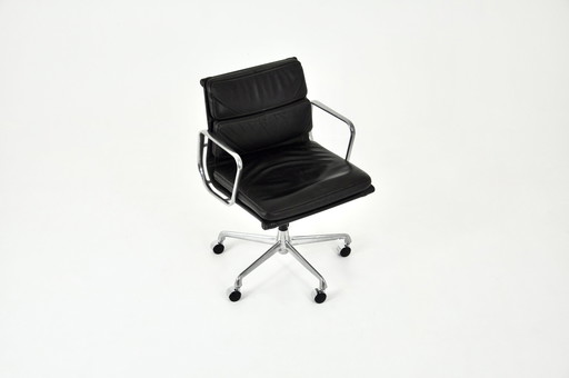 Black Leather Soft Pad Office Chair By Charles And Ray Eames For Icf, 1970S