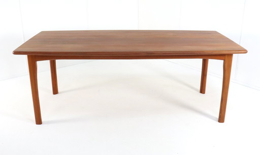 Dyrlund Rectangular Dining Table Solid Teak 'Resen'