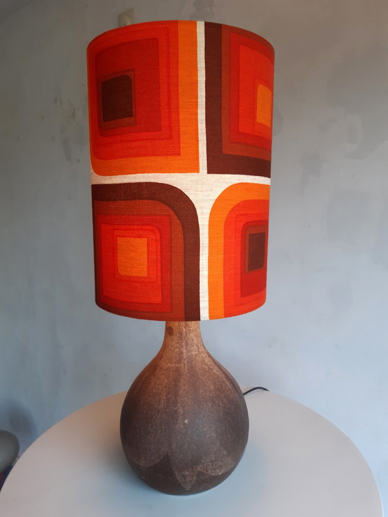 Image 1 of Pied de lampe vintage en céramique avec nouvel abat-jour fait main en tissu vintage original