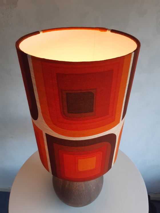 Image 1 of Base per lampada in ceramica vintage con nuovo paralume fatto a mano in tessuto vintage originale