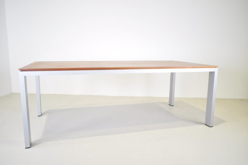 Arco dining table