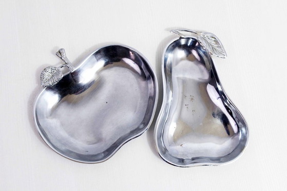 Image 1 of Duo of "apple and pear" pockets in silver metal from the 60s/70s.