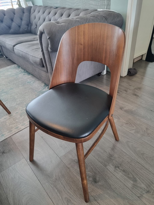 Dutchbone Dining Table Walnut With 4 Dutchbone Chairs