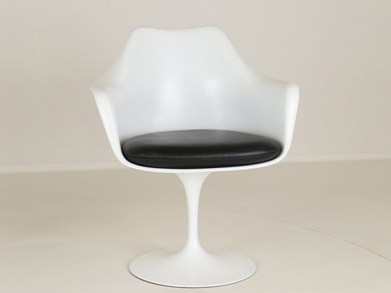 Image 1 of Tulip Arm Chairs By Eero Saarinen 1960S