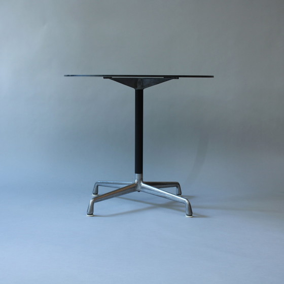 Image 1 of Charles & Ray Eames - ET102 - Herman Miller - Universal Base, table de collectivité