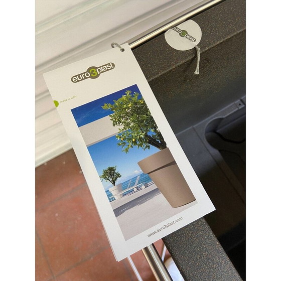 Image 1 of Vintage polyethylene and steel planter halful lust 80 by Arredare Moderno, Italy