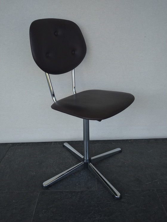 Image 1 of Sedia da ufficio vintage con base a stella degli anni '60