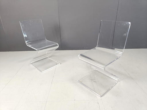 Paire de chaises en zigzag en lucite, années 1980