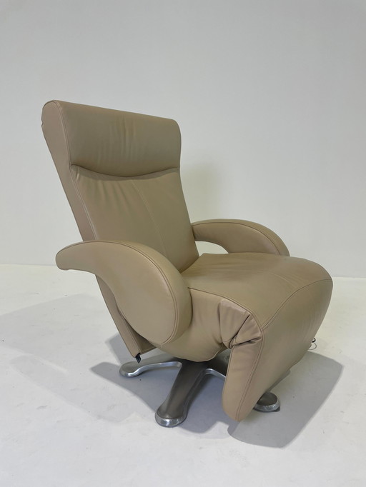 Leolux armchair electric