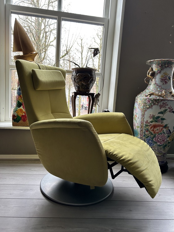 Image 1 of Fauteuil de relaxation jaune