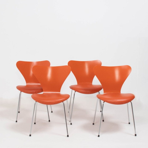 Image 1 of Set of 4 vintage orange leather chairs by Arne Jacobsen for Fritz Hansen, 1955