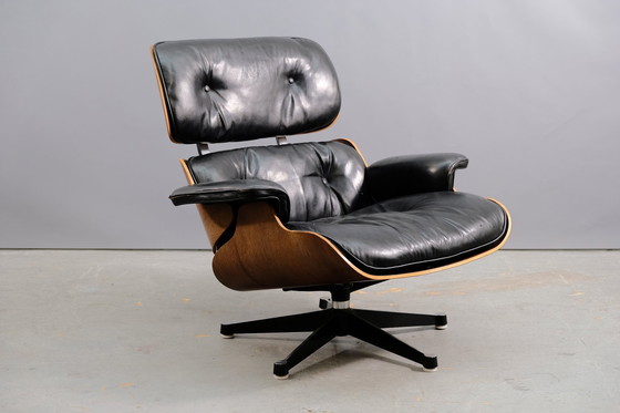 Image 1 of Mid-century leather armchair by Charles & Ray Eames for Vitra