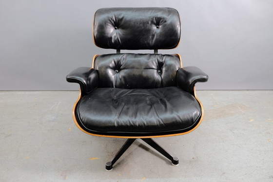 Image 1 of Mid Century - Fauteuil en cuir de Charles & Ray Eames pour Vitra