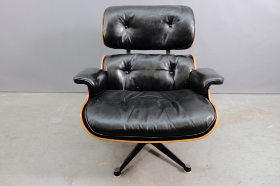 Image 1 of Mid-century leather armchair by Charles & Ray Eames for Vitra